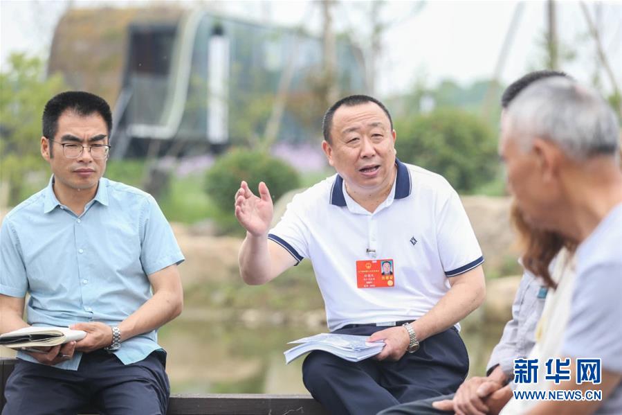 （新華全媒頭條·兩會(huì)精神看落實(shí)·圖文互動(dòng)）（2）整體謀劃、系統(tǒng)升級(jí)、全面提升——落實(shí)全國(guó)兩會(huì)精神織牢織密公共衛(wèi)生防護(hù)網(wǎng)