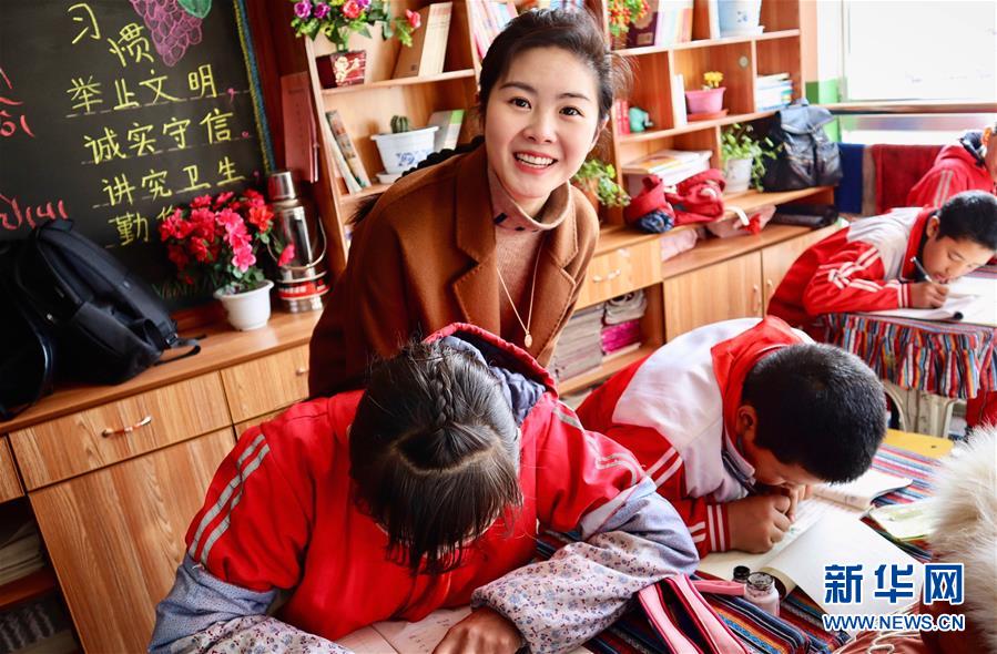 （在習(xí)近平新時(shí)代中國特色社會主義思想指引下——新時(shí)代新作為新篇章·習(xí)近平總書記關(guān)切事·圖文互動）（4）青春的顏色是什么？