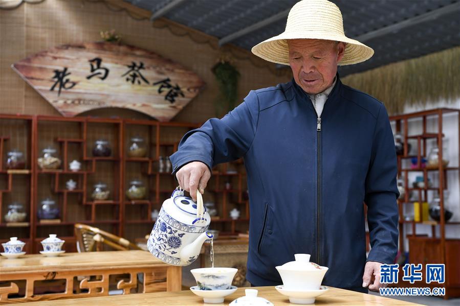 （新華全媒頭條·圖文互動）（5）初夏，循著總書記的腳步探訪產(chǎn)業(yè)扶貧新事