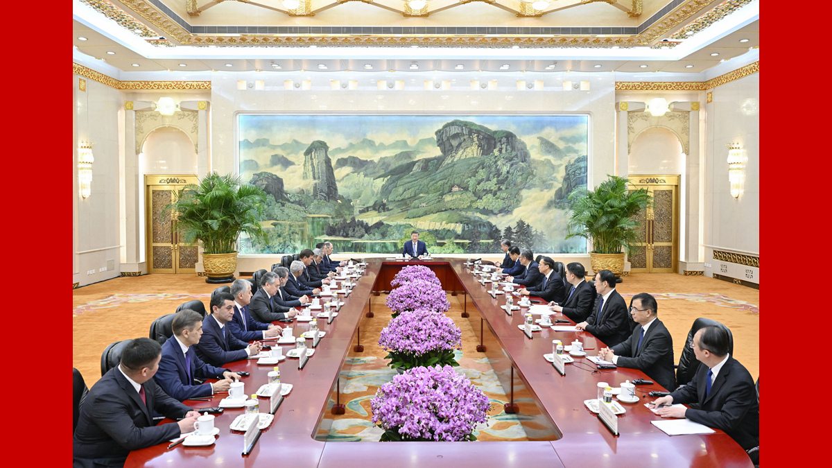 習(xí)近平集體會見上海合作組織成員國外長理事會會議外方代表團(tuán)團(tuán)長