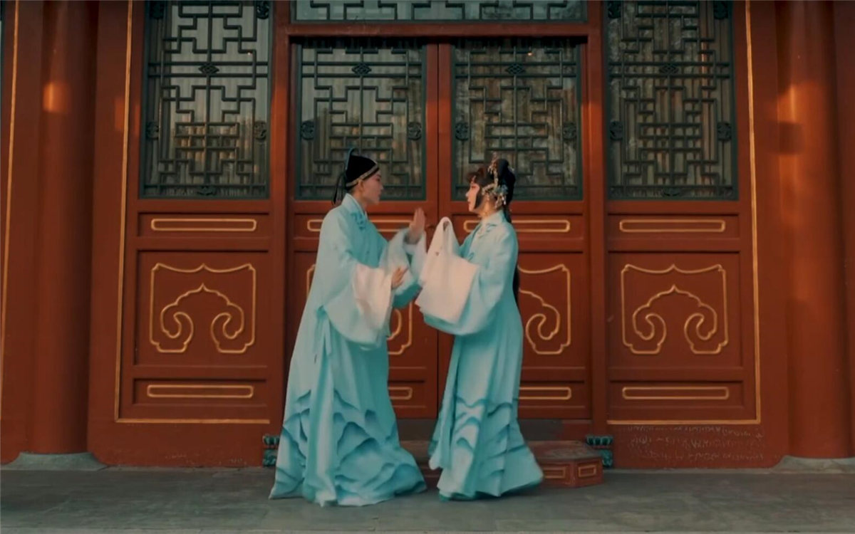 如花美眷，似水流年，說的是戲中詞，道的是人間情