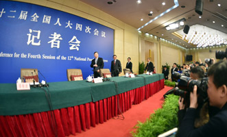 尚福林、劉士余、項俊波等步入會場