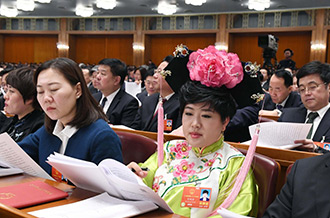 全國人大代表孫艷玲：做好非遺事業(yè)，讓古老技藝活起來