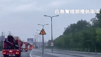 暴雨中 他們“逆流而上”：跨省救援！7省1800名消防員增援河南