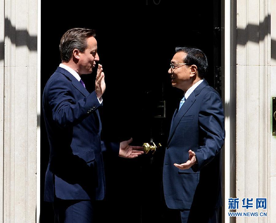 6月17日，中國國務(wù)院總理李克強在倫敦唐寧街10號首相府同英國首相卡梅倫舉行中英總理年度會晤。新華社記者 李濤 攝