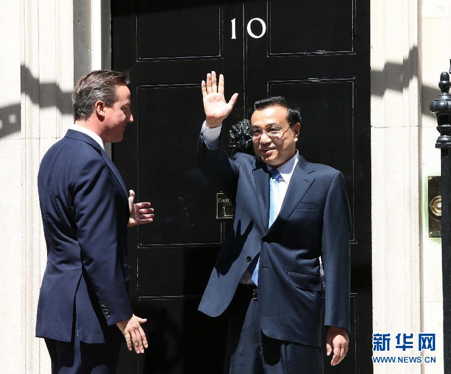6月17日，中國國務(wù)院總理李克強在倫敦唐寧街10號首相府同英國首相卡梅倫舉行中英總理年度會晤。新華社記者 龐興雷 攝