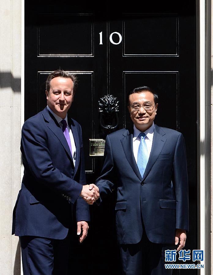 6月17日，國務(wù)院總理李克強在倫敦唐寧街10號首相府同英國首相卡梅倫舉行中英總理年度會晤。新華社記者 李濤 攝