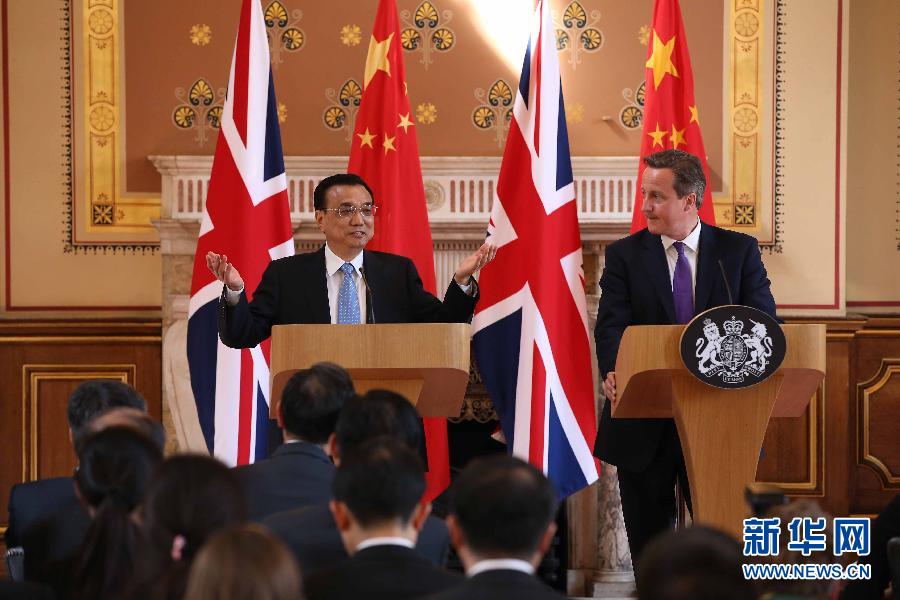 6月17日，國(guó)務(wù)院總理李克強(qiáng)同英國(guó)首相卡梅倫在倫敦舉行中英總理年度會(huì)晤后共同會(huì)見(jiàn)記者。新華社記者 龐興雷 攝
