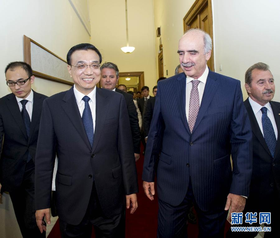 6月19日，國(guó)務(wù)院總理李克強(qiáng)在希臘議會(huì)大廈會(huì)見(jiàn)希臘議長(zhǎng)米馬拉基斯。新華社記者 王曄 攝