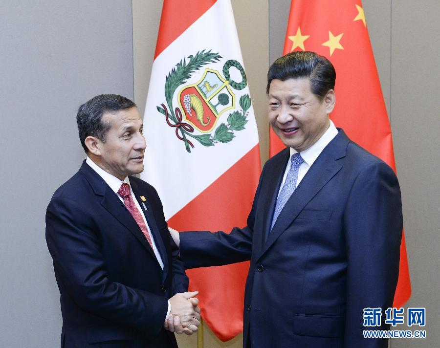7月16日，國家主席習(xí)近平在巴西首都巴西利亞會見秘魯總統(tǒng)烏馬拉。新華社記者 劉建生 攝 
