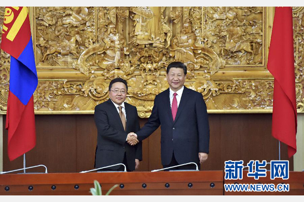 8月21日，國(guó)家主席習(xí)近平在烏蘭巴托同蒙古國(guó)總統(tǒng)額勒貝格道爾吉舉行會(huì)談。 新華社記者 李濤 攝 