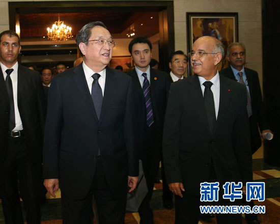 11月3日，全國政協(xié)主席俞正聲在拉巴特與摩洛哥參議長比亞迪拉進(jìn)行會談。 新華社記者 劉衛(wèi)兵 攝