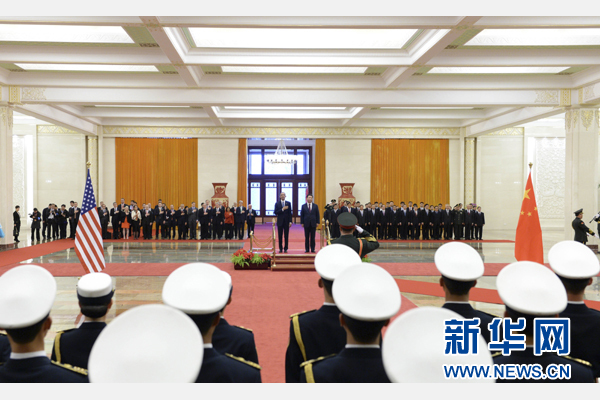 11月12日，國家主席習(xí)近平在北京人民大會堂舉行歡迎儀式，歡迎美國總統(tǒng)奧巴馬對中國進行國事訪問。 新華社記者 馬占成 攝