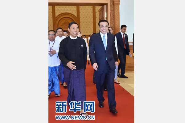 11月14日，中國(guó)國(guó)務(wù)院總理李克強(qiáng)在內(nèi)比都會(huì)見(jiàn)緬甸聯(lián)邦議會(huì)議長(zhǎng)兼人民院議長(zhǎng)吳瑞曼。新華社記者 李濤 攝