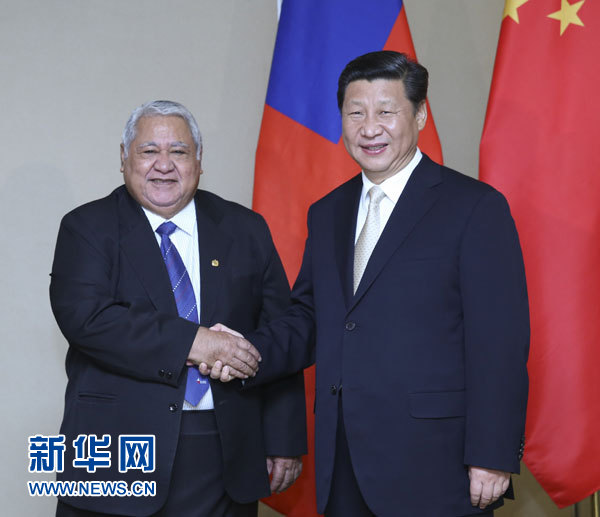 11月22日，中國國家主席習近平在斐濟楠迪會見薩摩亞總理圖伊拉埃帕。 新華社記者姚大偉攝