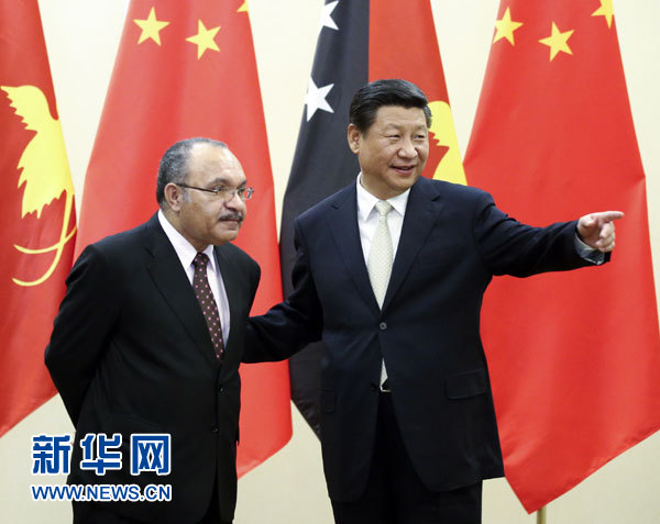 11月22日，中國國家主席習近平在斐濟楠迪會見巴布亞新幾內(nèi)亞總理奧尼爾。 新華社記者姚大偉攝 