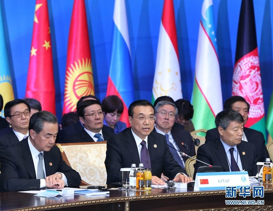 這是李克強(qiáng)總理在會上發(fā)表講話。新華社記者 龐興雷 攝