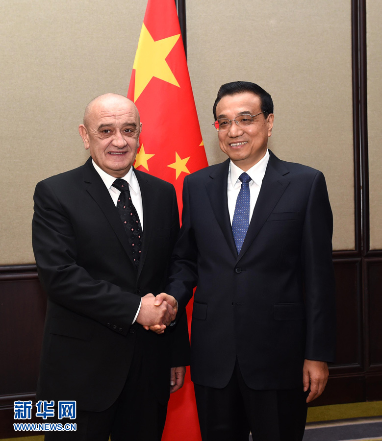 12月16日，中國國務(wù)院總理李克強(qiáng)在貝爾格萊德會見波黑部長會議主席貝萬達(dá)。 新華社記者 饒愛民 攝 