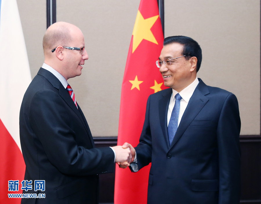 12月16日，中國國務院總理李克強在貝爾格萊德會見捷克總理索博特卡。 新華社記者姚大偉攝 