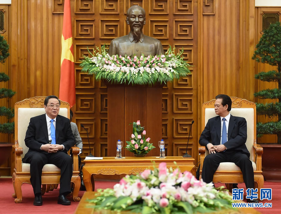 12月25日至27日，中共中央政治局常委、全國政協(xié)主席俞正聲對越南進(jìn)行正式訪問。這是12月26日，俞正聲在河內(nèi)會見越南政府總理阮晉勇。 新華社記者劉建生攝