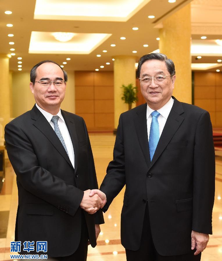 12月25日至27日，中共中央政治局常委、全國政協(xié)主席俞正聲對越南進(jìn)行正式訪問。這是12月26日，俞正聲在河內(nèi)與越南祖國陣線主席阮善仁舉行會談。 新華社記者劉建生攝