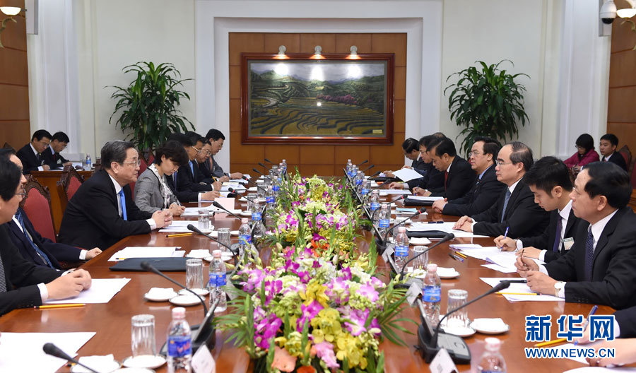 12月25日至27日，中共中央政治局常委、全國政協(xié)主席俞正聲對越南進(jìn)行正式訪問。這是12月26日，俞正聲在河內(nèi)與越南祖國陣線主席阮善仁舉行會談。 新華社記者馬占成攝