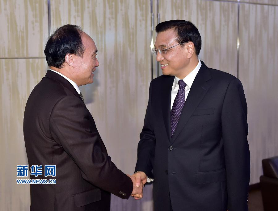 1月22日，中國國務(wù)院總理李克強(qiáng)在瑞士蘇黎世會(huì)見國際電信聯(lián)盟秘書長趙厚麟。 新華社記者 李濤 攝 
