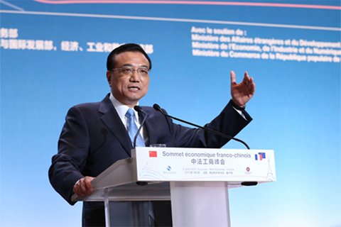 李克強總理2日在中法工商峰會演講時表示，中法建交50年來，兩國關(guān)系積累了寶貴經(jīng)驗，未來50年的中法關(guān)系將更燦爛輝煌。中國政府網(wǎng)