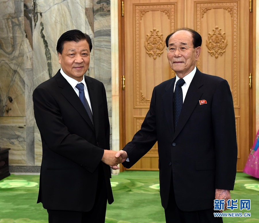 10月10日，正在朝鮮訪問的中共中央政治局常委、中央書記處書記劉云山在平壤會見朝鮮勞動黨中央政治局常委、最高人民會議常任委員會委員長金永南。 新華社記者 饒愛民 攝