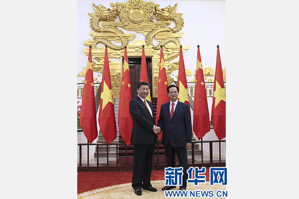 11月5日，中共中央總書記、國家主席習近平在河內(nèi)同越南總理阮晉勇舉行會談。 新華社記者 蘭紅光 攝