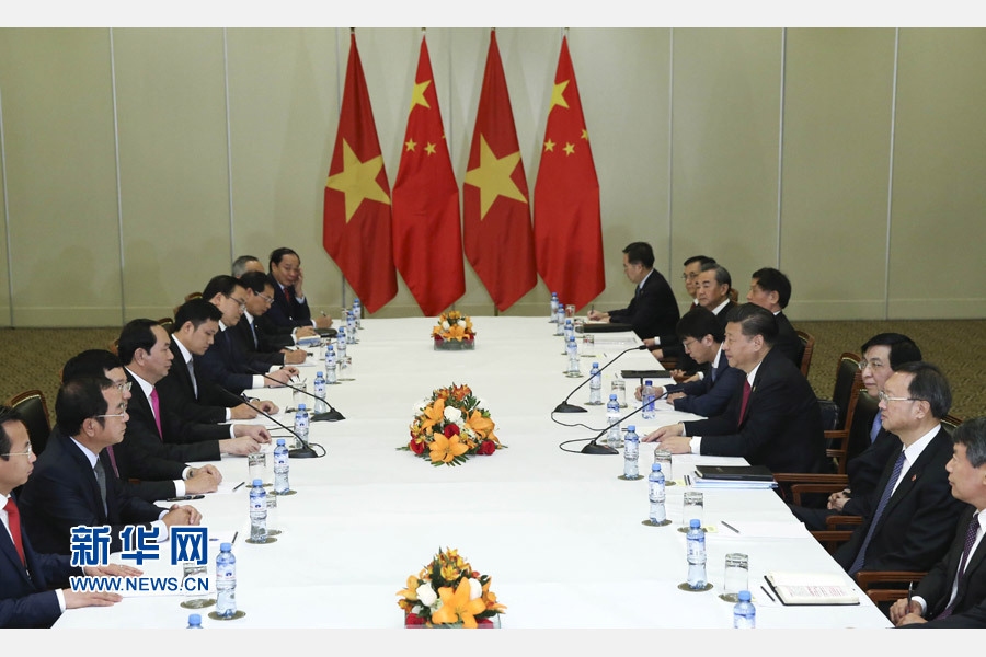 11月19日，國(guó)家主席習(xí)近平在利馬會(huì)見越南國(guó)家主席陳大光。新華社記者 龐興雷 攝 