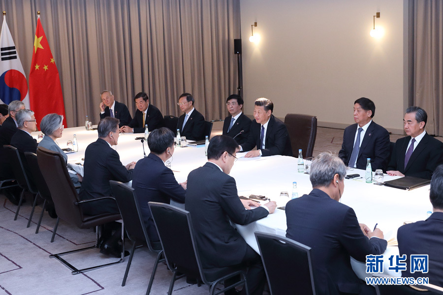 7月6日，國家主席習(xí)近平在柏林會見韓國總統(tǒng)文在寅。 新華社記者 王曄攝