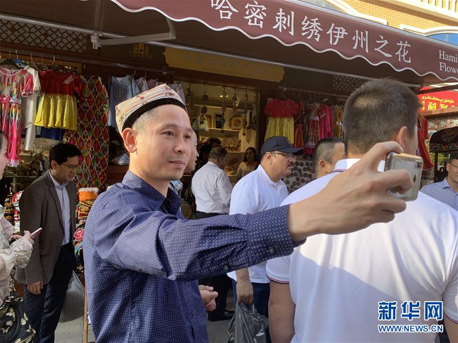 （圖文互動）（4）多國駐華使節(jié)參訪新疆：中國反恐、去極端化經(jīng)驗值得學習借鑒