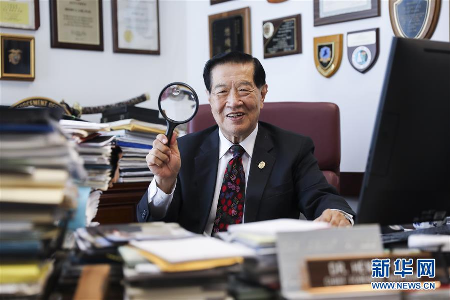 （國際·圖文互動）（1）專訪：“中國共產(chǎn)黨做對了！”——訪美籍華裔刑事鑒識專家李昌鈺