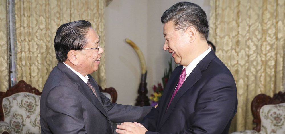 習近平會見老撾人民革命黨中央委員會前總書記、前國家主席朱馬里