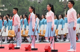 聽共青團員和少先隊員的心聲：請黨放心，強國有我！