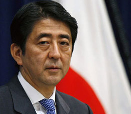2013，安倍的“狂人日記”